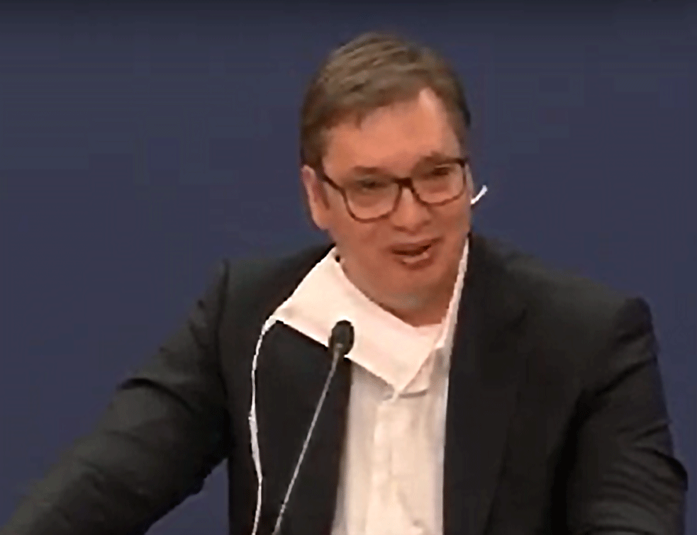 Figaro: Vučić ne izlazi iz kampanje...